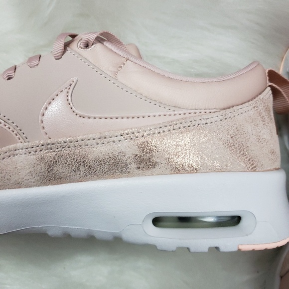 ❌SOLD❌Womens Nike Air Max Thea Premium - Picture 5 of 8